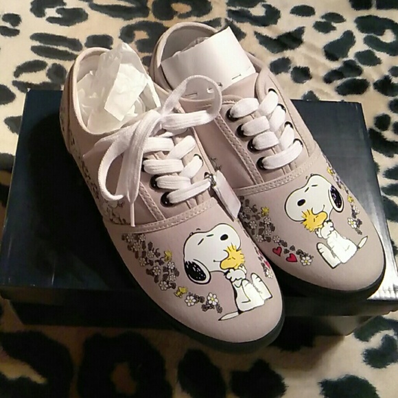bradford exchange snoopy shoes